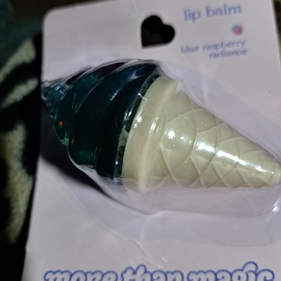 Blue Raspberry lip balm - Picture 7 of 9